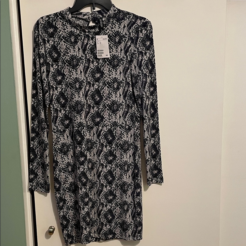 Elegant Black and White Patterned Dress